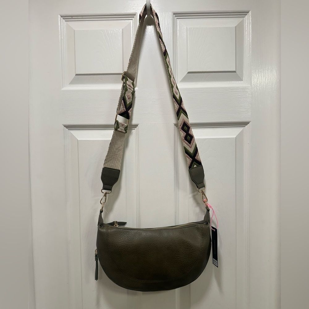 LIKE DREAMS CROSSBODY HOBO STYLE BAG NWT